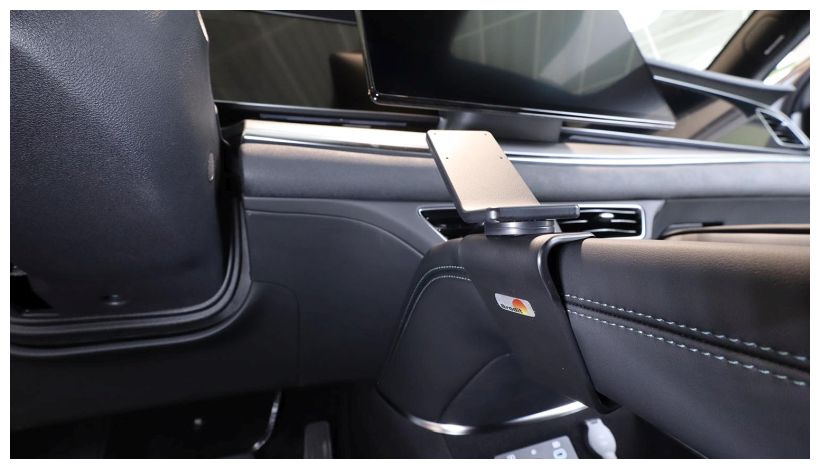 Brodit 836299 support voiture BYD Sealion, 24- fixation console centre