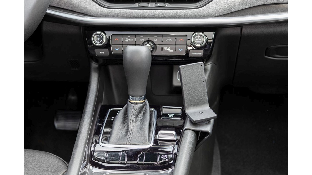 Brodit 836205 Autohalterung Jeep, Compass 22-, an der Konsole abgewinkelt, Console mount