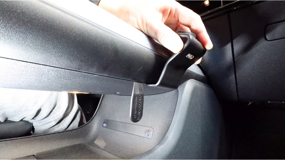 Brodit 836242 support voiture Mercedes Benz CLA-Class, 26- fixation console centre