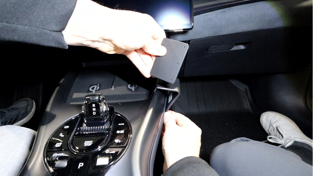 Brodit 836239 support voiture BYD Seal, 23- fixation console centre