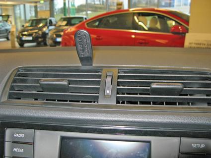 Brodit 855076 support Skoda Fabia année 15-, Center mount