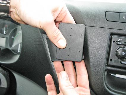 Brodit 855089 support Iveco Daily année 15-, Center mount