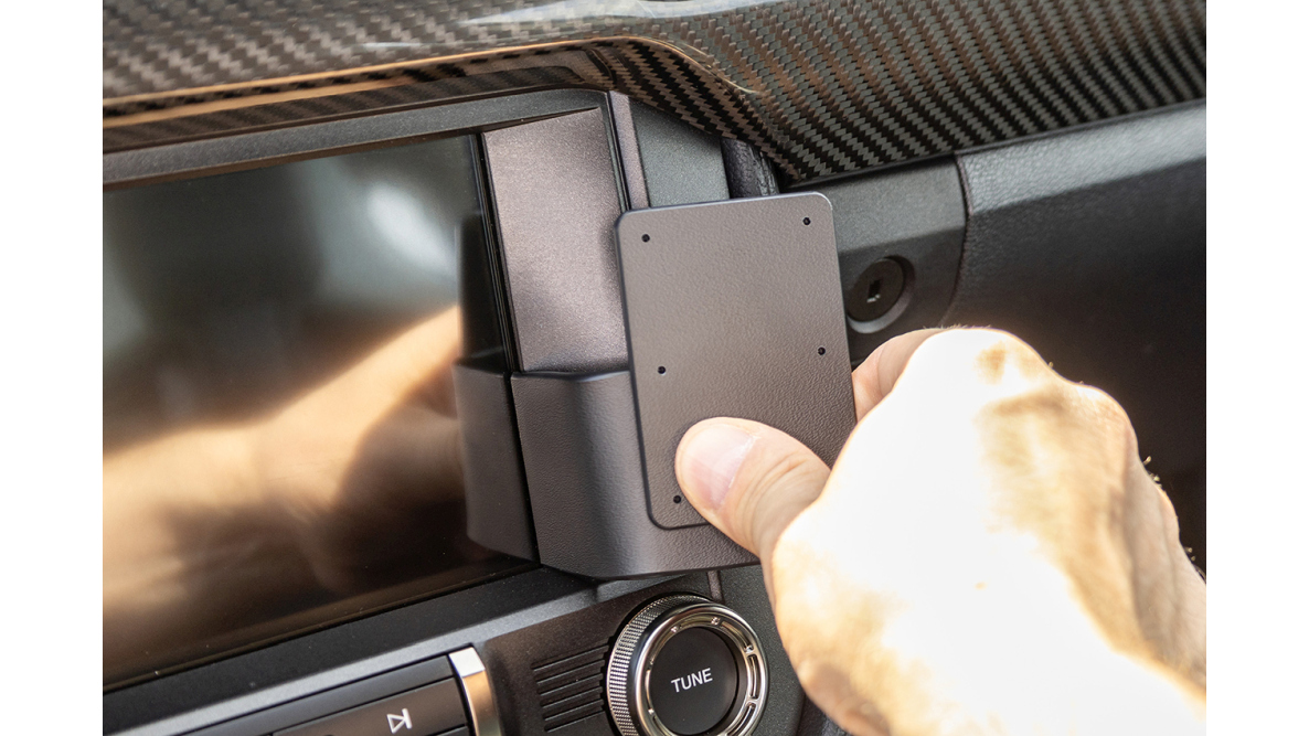 Brodit 856162 support voiture Ford Mustang, 15- fixation à la console coudé