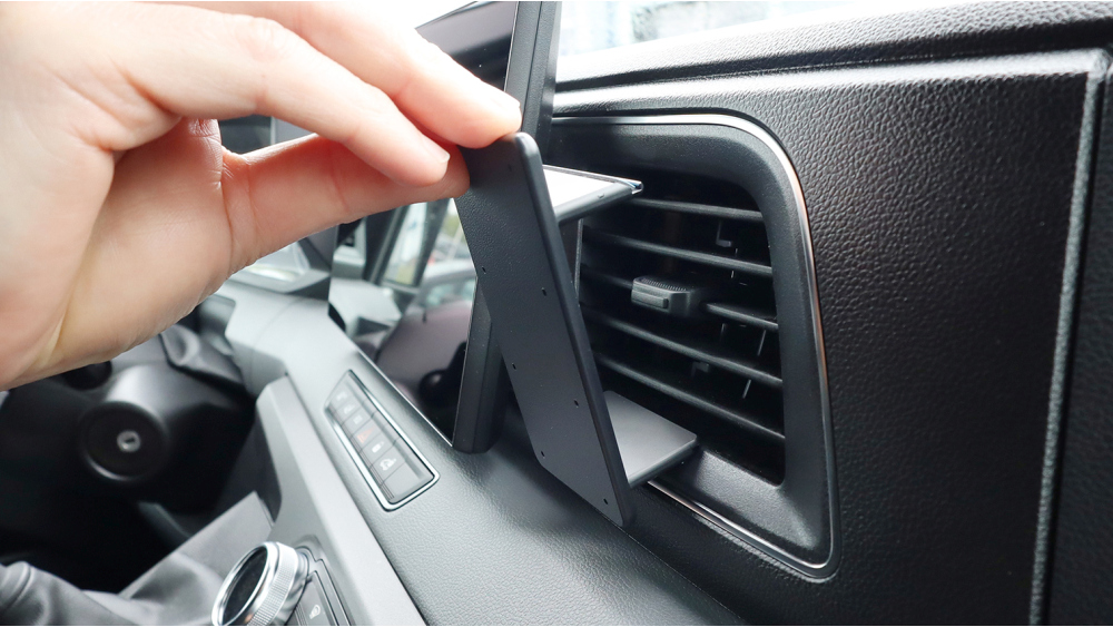 Brodit 856179 support voiture Renault Master, 25- fixation à la console coudé