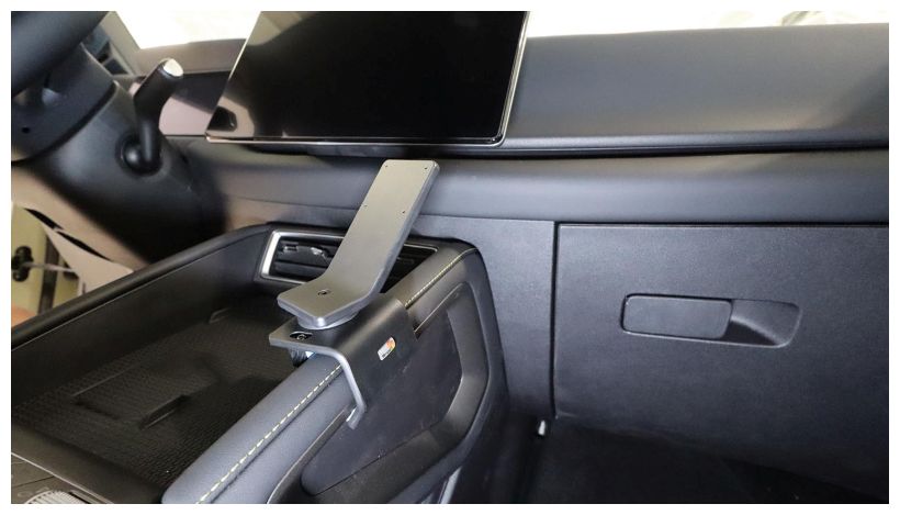 Brodit 836301 Autohalterung BYD, Atto 2 25-, an der Konsole abgewinkelt, Console mount