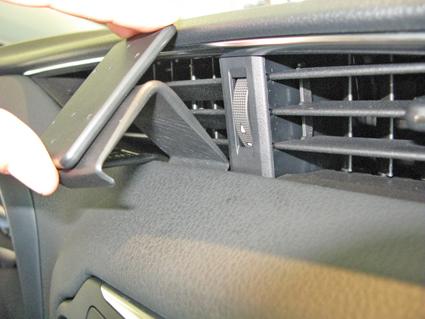 -Toyota Yaris 2015-15 Center mount