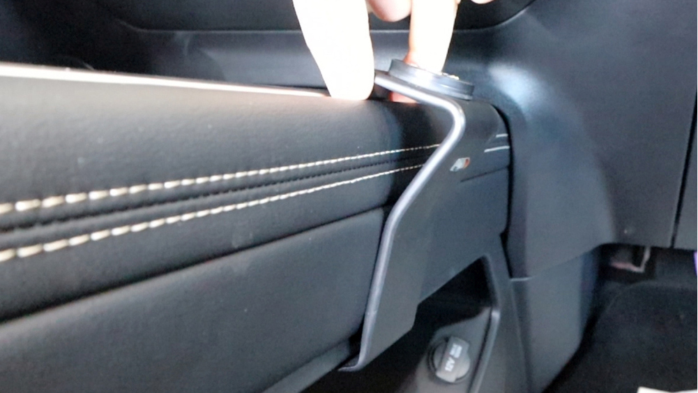 Brodit 836244 Autohalterung Mazda, 6e 25-, an der Konsole abgewinkelt, Console mount