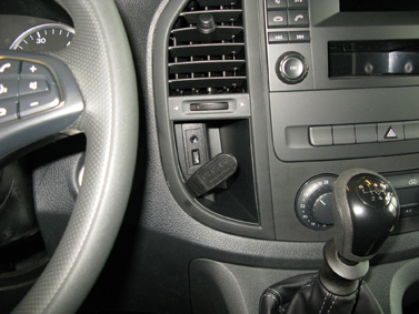 Brodit 855220 support Mercedes Benz Vito année 15-, Center mount