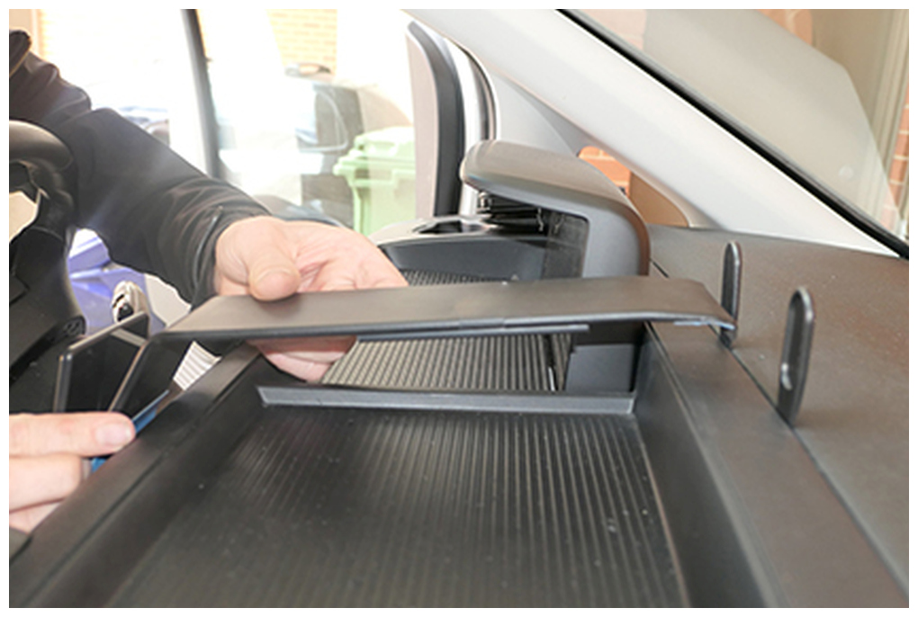 Brodit 213576 support voiture Hyundai Staria, 22- fixation à la console