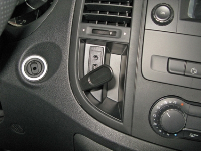 Brodit 855197 support Mercedes Benz Vito année 15-, Center mount
