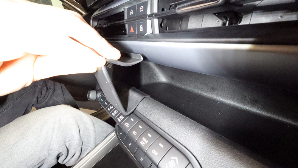 Brodit 856236 support voiture Jeep Avanger, 23- fixation à la console